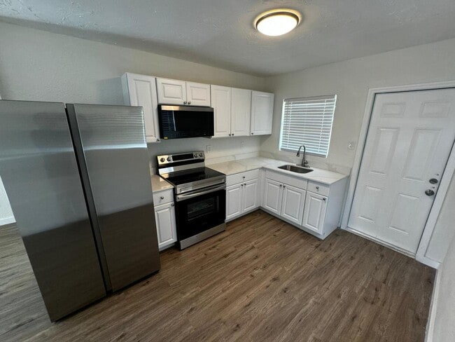 Photo - 64 W Myrtle St
