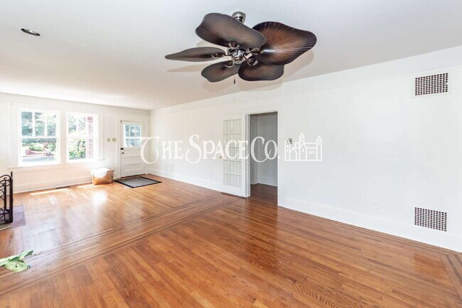 25 8th Ave