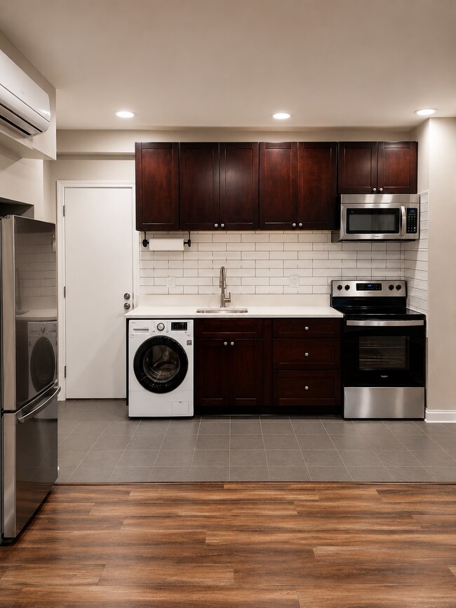 Photo - 1507 W St SE Unit 2