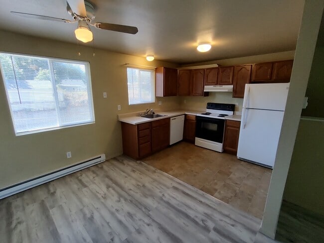 Building Photo - 1122 Francis Ave Rental