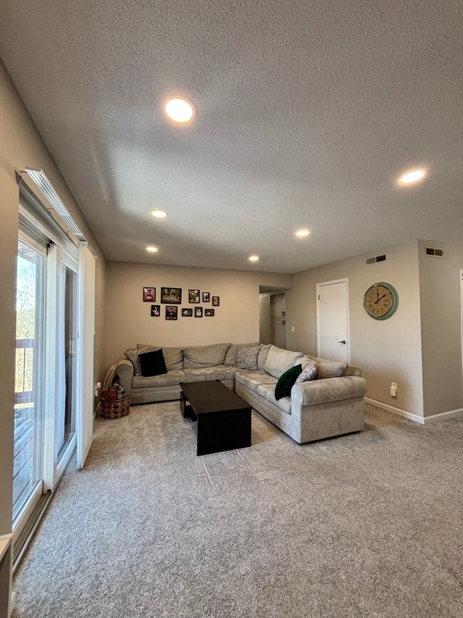 Photo - 5581 Baronridge Dr Unit 9