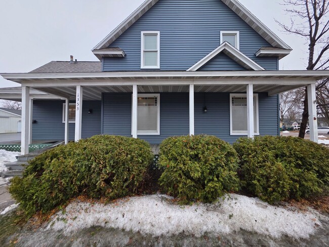 Building Photo - 1353 W Grand Ave Unit #1353