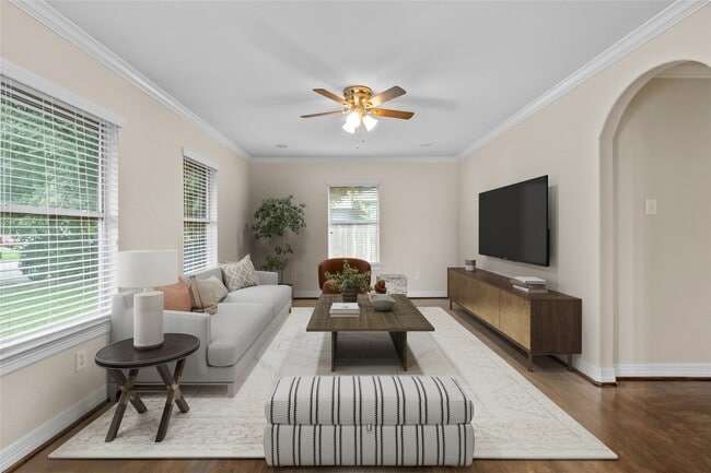 Building Photo - 804 Valerie Ave