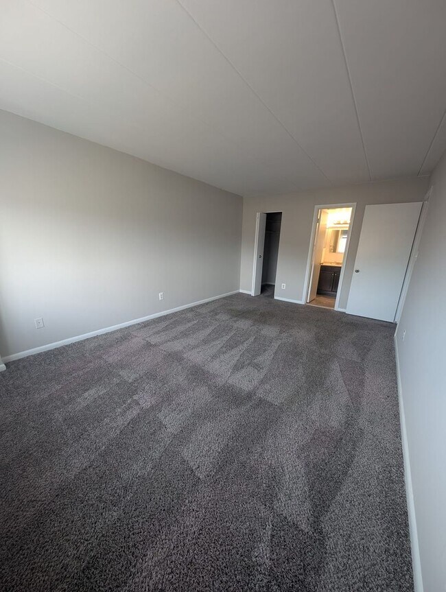 Photo - Embassy Aparments