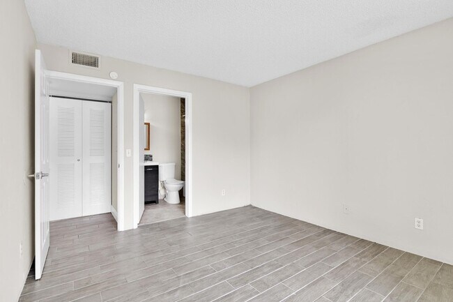 414 Meadows Cir
