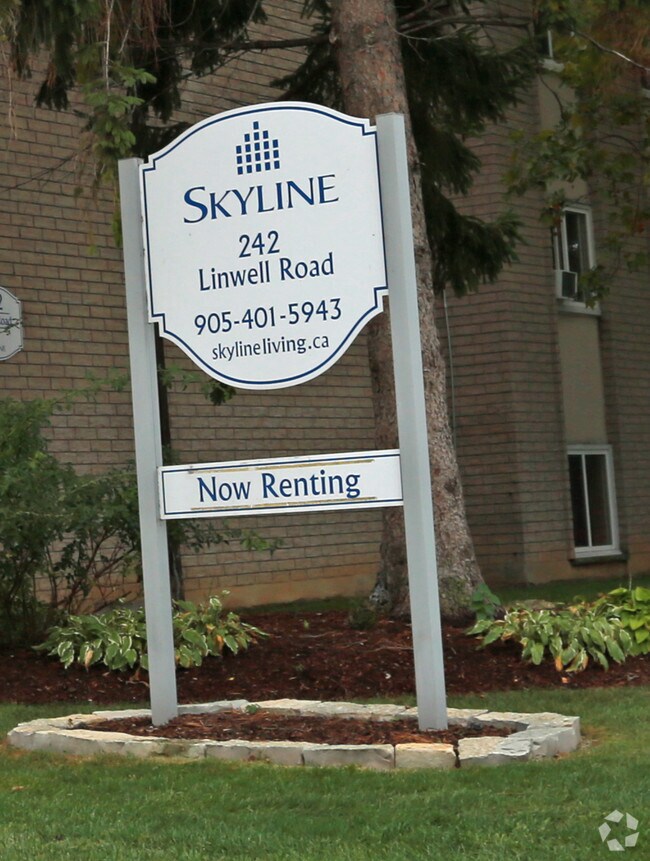 Photo - Lakeside Gardens