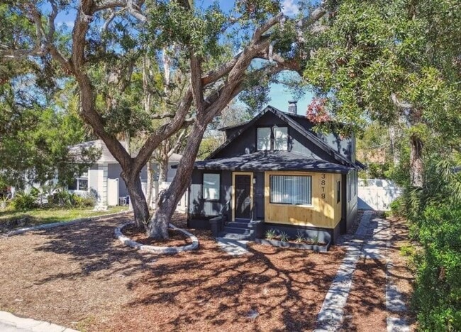 Photo - Housing Voucher Accepted: Charming 4-Bedro...