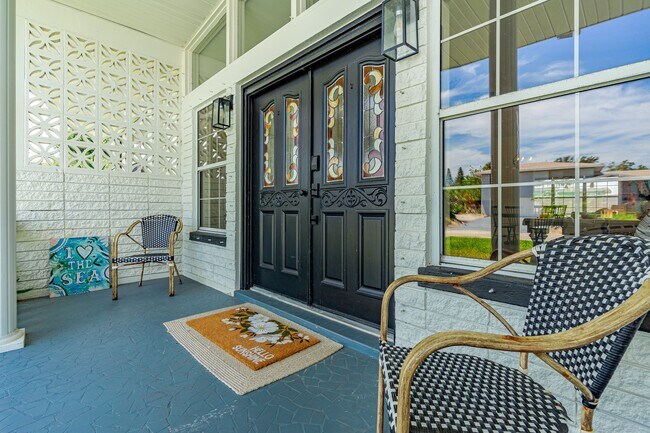 Photo - 94 Ivanhoe Dr