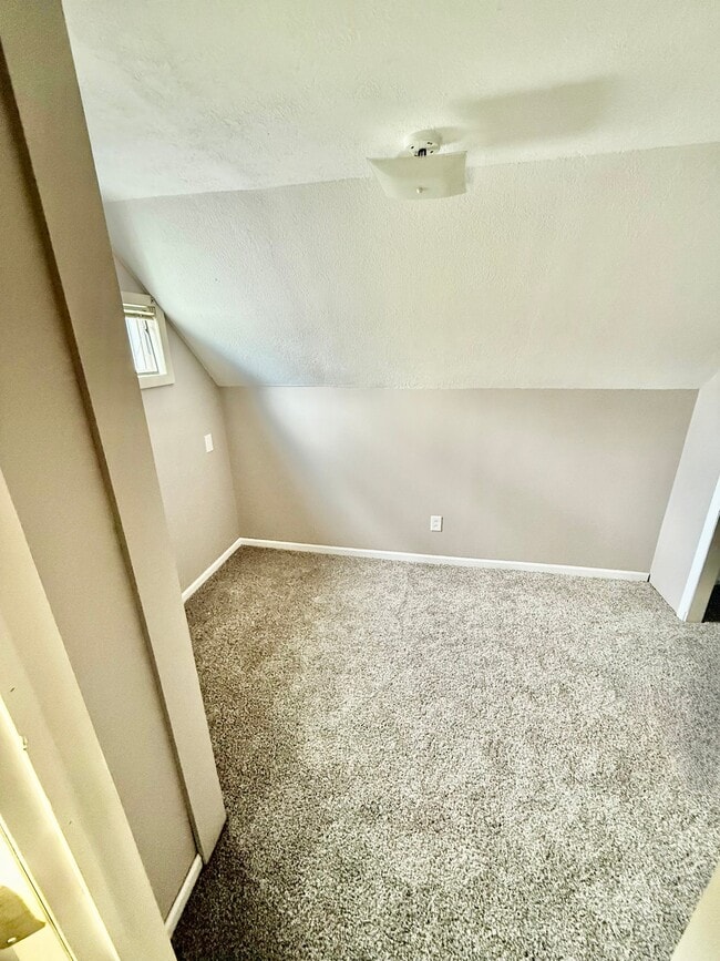 Photo - 220 W 15th St