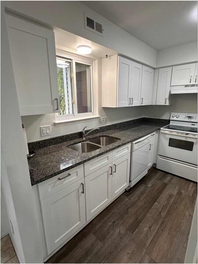Photo - 1524 Porter Cir
