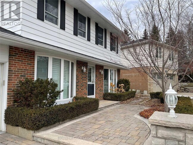 Photo - 24 Meadowglade Crescent