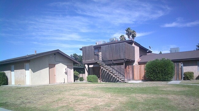 Building Photo - N. Halfmoon Dr. Unit E Rental