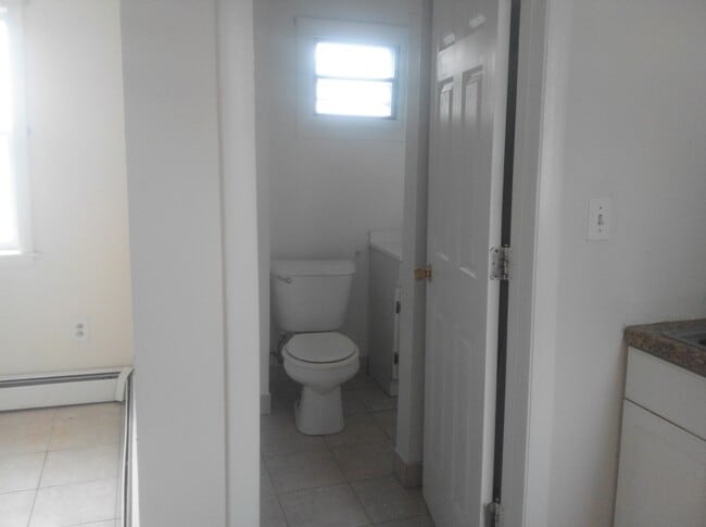 Photo - 267 Thames St Unit 267B