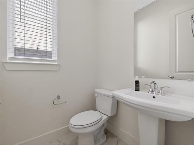Photo - 422 Firecrest Ln