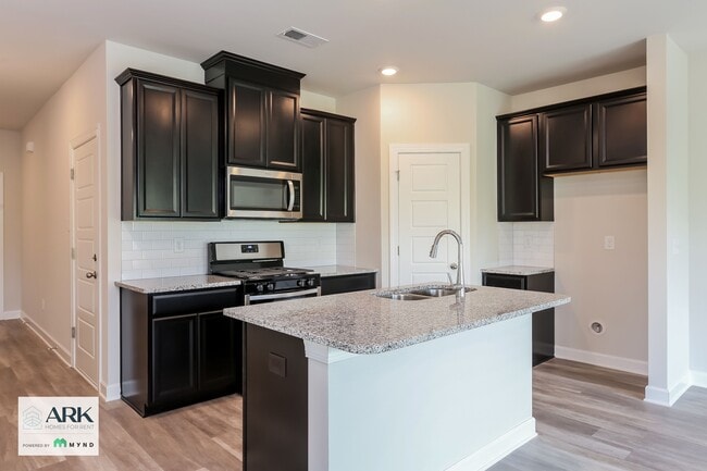 Photo - 220 Telford Dr