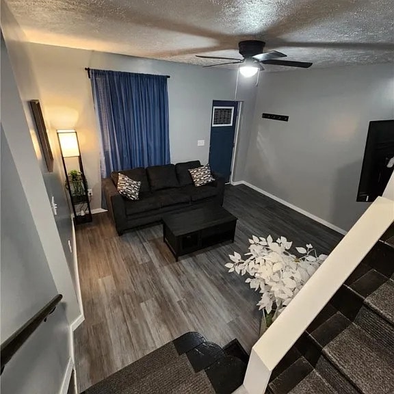 Photo - 639 Bell St