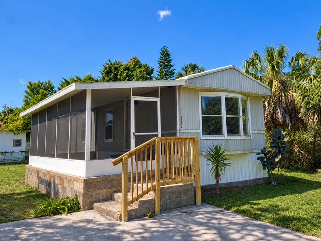 Building Photo - 6502 Sandra Dr