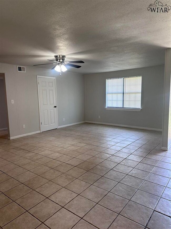 Photo - 4638 Cascades Dr