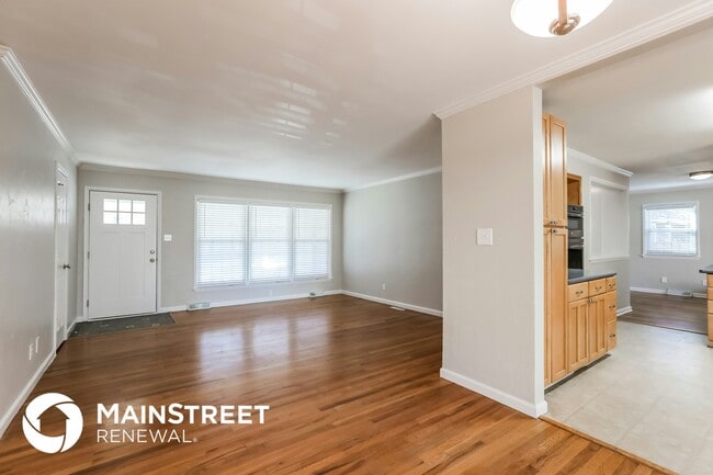 Photo - 508 E 109 St