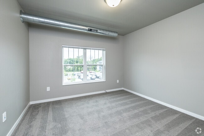 2BR, 2BA - 1,002SF - Second Bedroom