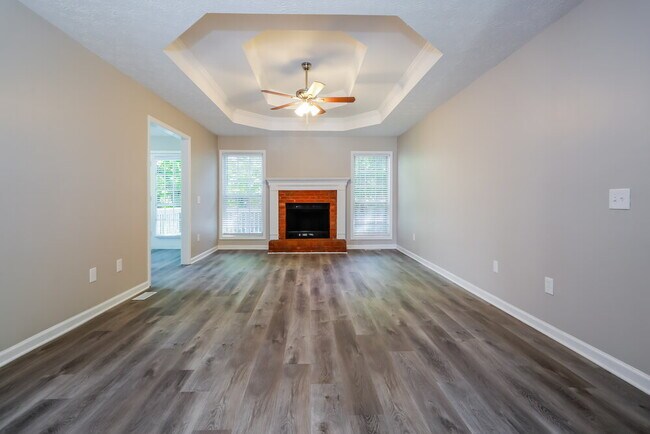 Photo - 830 Gateshead Ln