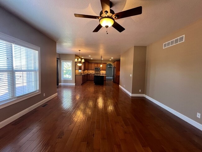 Photo - Luxurious 4-Bedroom Home in Fox Creek Subdivision!