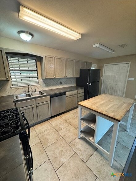 Photo - 902 Fern Ln