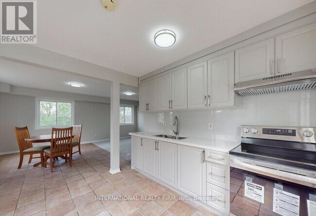 Photo - 6 English St