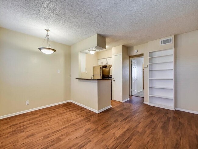 Photo - East University Place 119