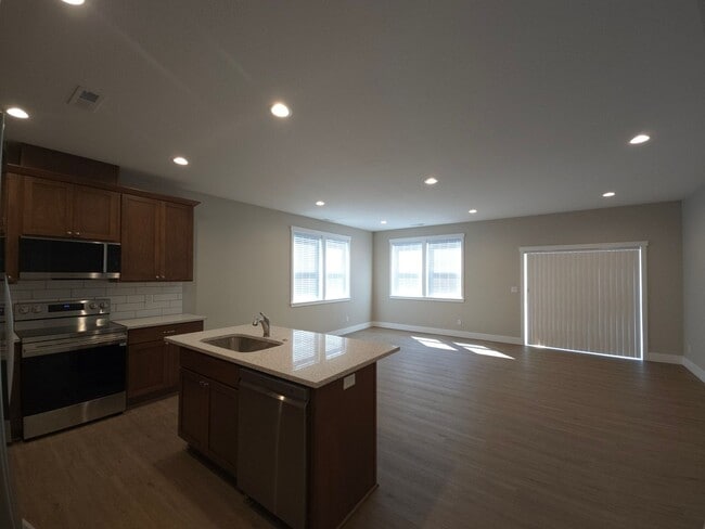 Photo - 1274 W Hanley Ave