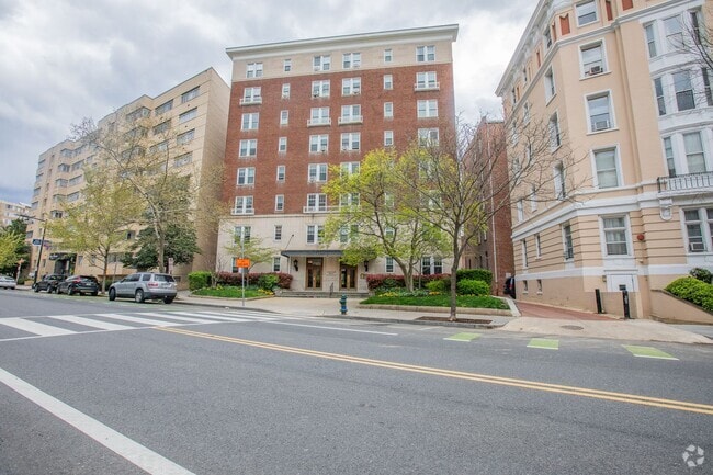 Building Photo - Charming Studio Condo Unit in Adams Morgan!