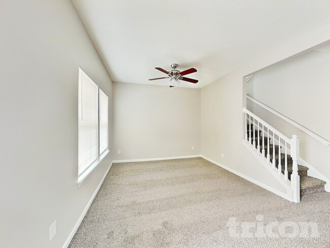 Photo - 3234 Hurst St