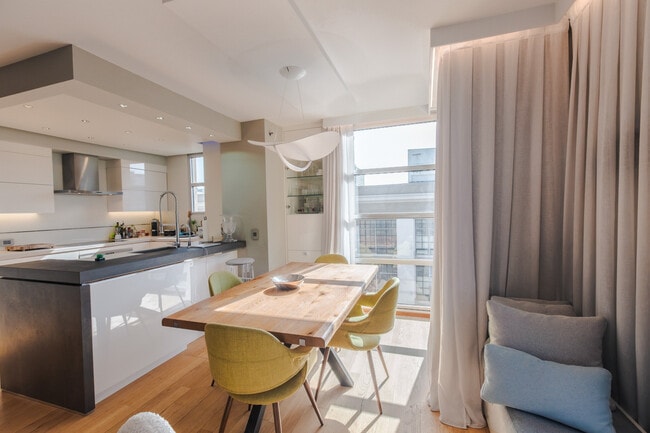 Photo - 1800 Washington St