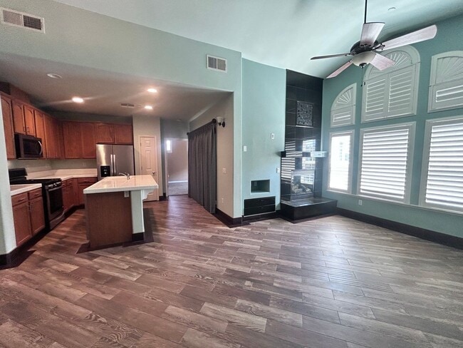 Photo - Welcome to our beautiful 2 bedroom 2 bathroom Condo in Folsom, CA!