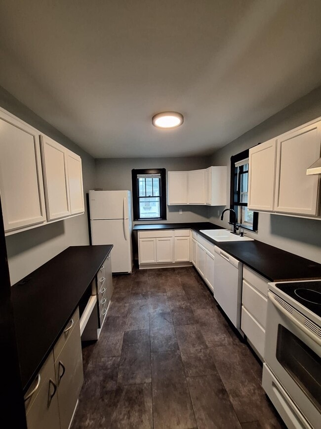 Building Photo - 20 Leandre St Unit 1 Rental