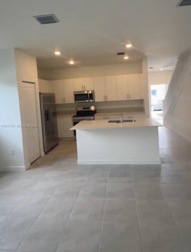 Photo - 1063 SE 2nd St