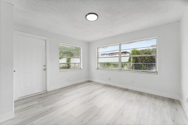 Photo - 448 NW 3rd Ave