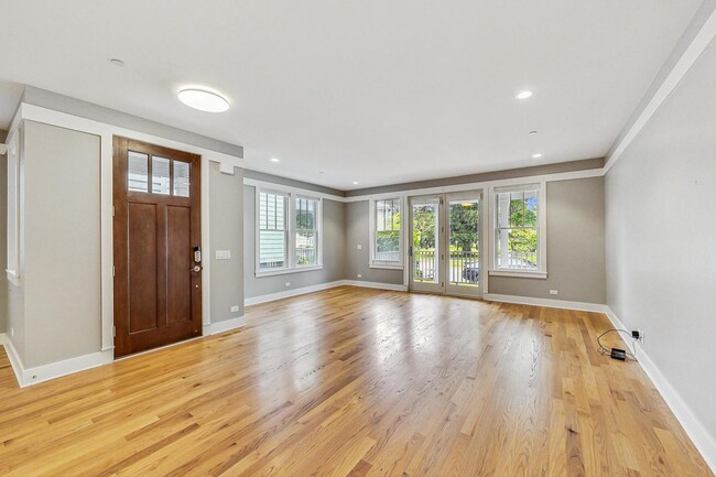 Photo - 8101 Floral Ave