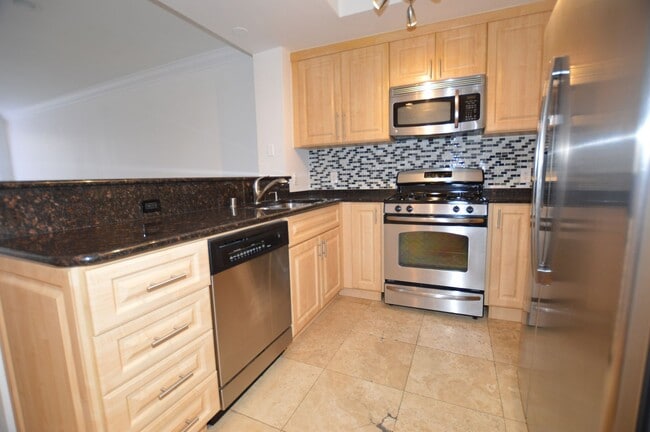 Photo - Meridian Unfurnished 1 Bed | 1 Bath Luxury Condo Unidad 303