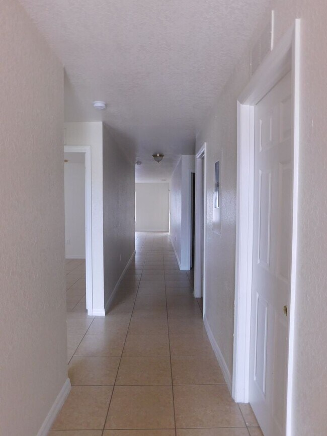 Photo - 1/2 Duplex in Poinciana