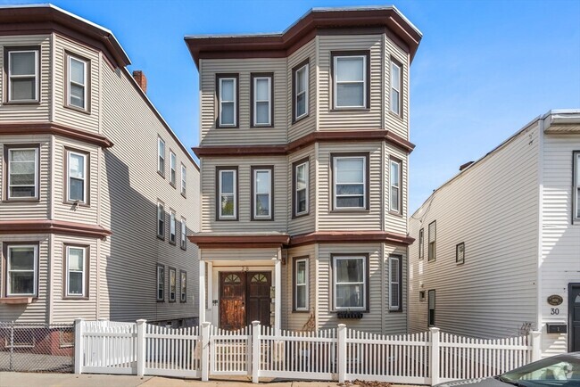 Building Photo - 28 Wordsworth St Unit 2 Rental