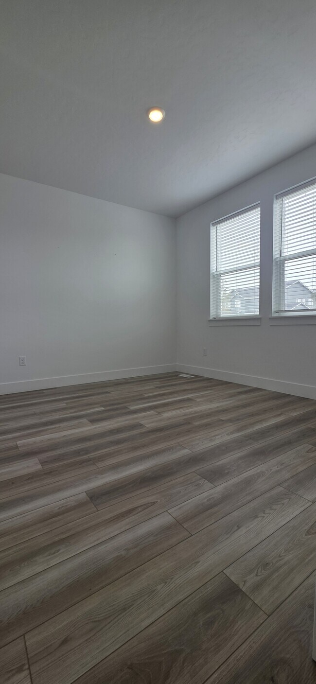 5435 E Victoria Fls Dr