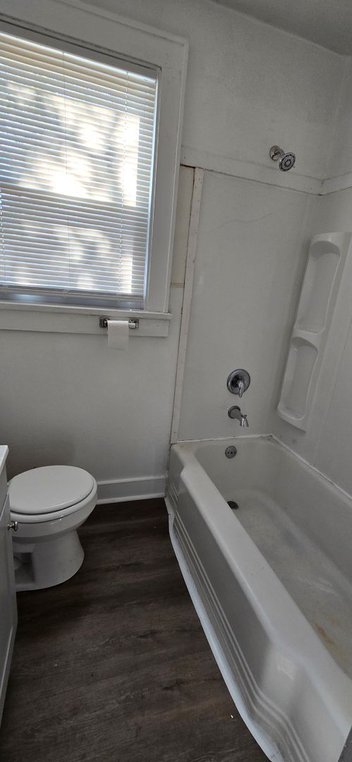 Photo - 2620 Woodlawn Ave