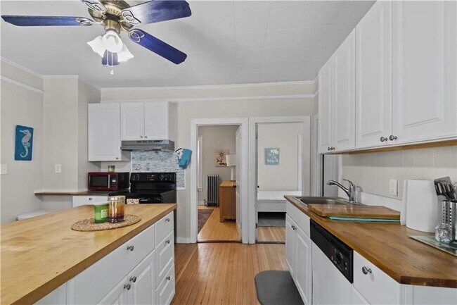 16 Dean Ave
