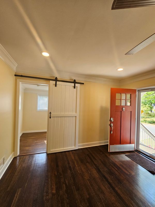 Photo - 276 Frasier St SE