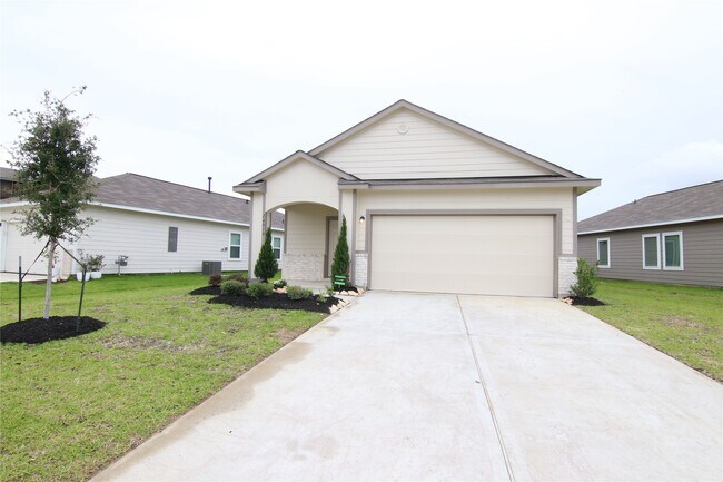 Building Photo - 24010 Farmstead Dr