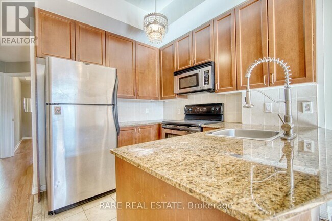 Photo - 70 Carr St Unit TH05