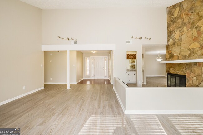 Photo - 749 Post Rd Ln