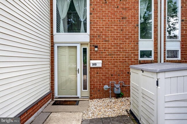Photo - 313 BARTON Blvd