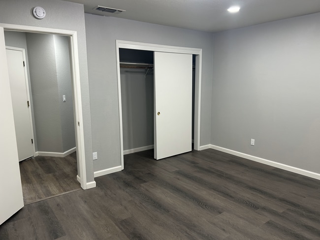 Habitación - 2100 Branding Iron Dr